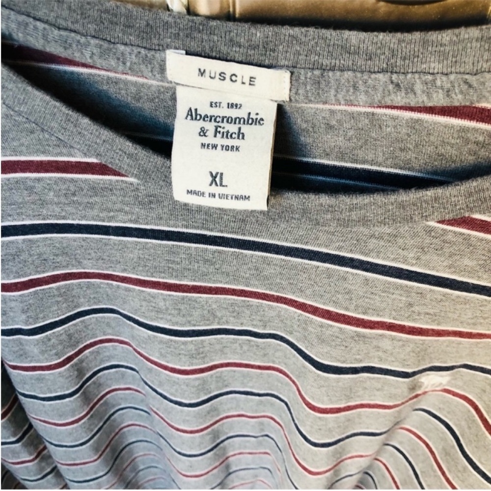 Abercrombie & Fitch Men’s Long Sleeve - Picture 2 of 4